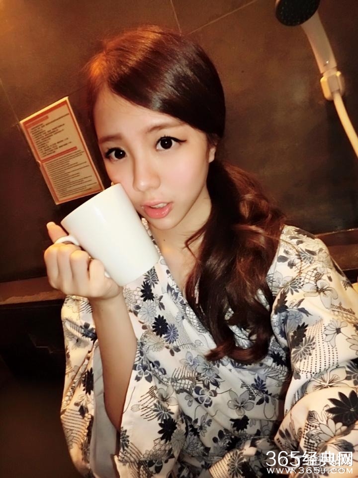 台湾校花化身美少女战士 大长腿被赞太美了！