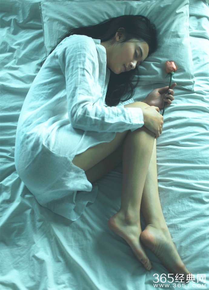 北电状元厉梦帆大尺度床照写真 厉梦帆有男朋友吗家境揭秘