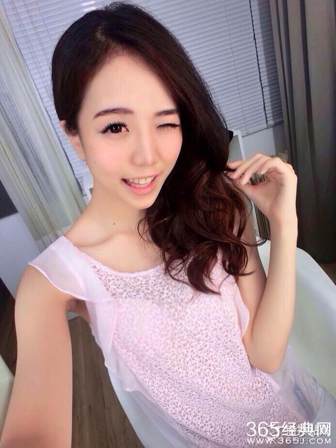 台湾校花化身美少女战士 大长腿被赞太美了！