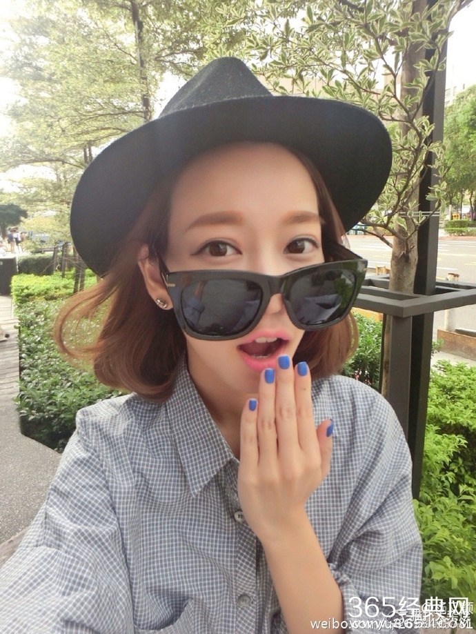 嫩模杨又颖遭网络欺凌自杀 版主不知悔改引众怒