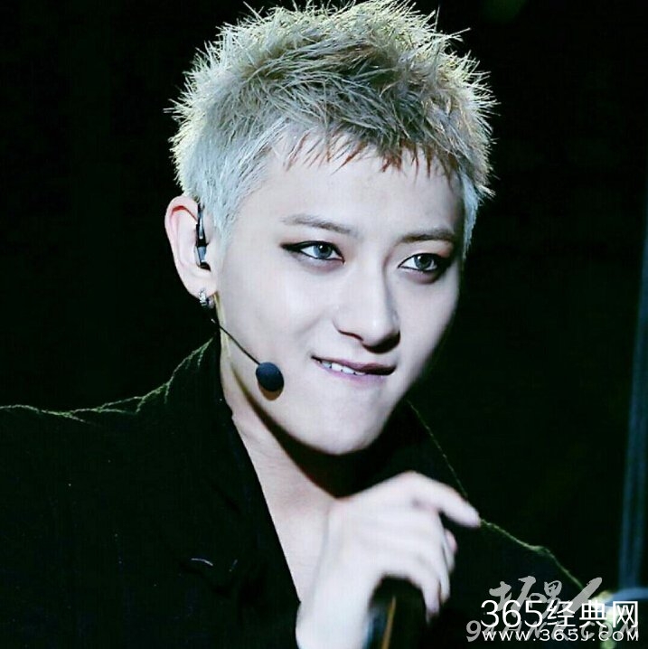 黄子韬父亲微博发文章时间|打自己脸真相原因 黄子韬是要解约了吗