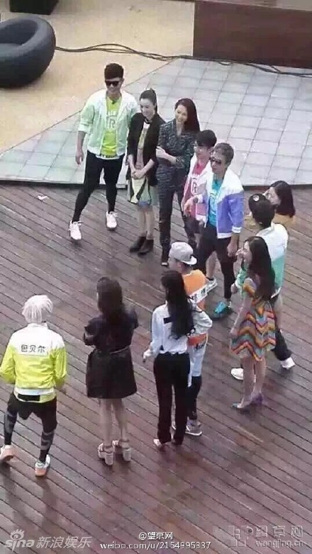 蒋欣蔡少芬录制跑男第二季是哪一期播出时间_蒋欣蔡少芬跑男录制现场照片曝光_365经典网