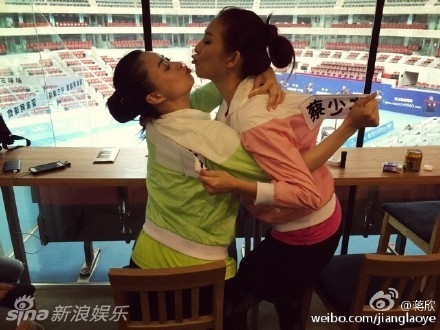 蒋欣蔡少芬录制跑男第二季是哪一期播出时间_蒋欣蔡少芬跑男录制现场照片曝光_365经典网