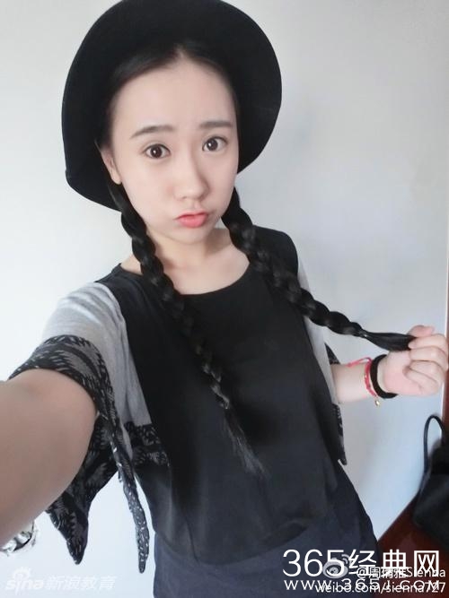 90后美女幼师性感美照爆红