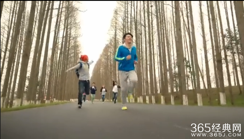 张杰最新单曲《我们的发光时代》高清MV