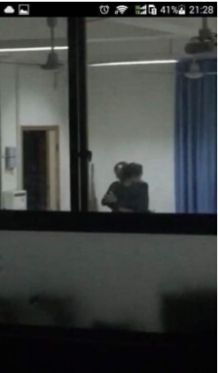 重庆市两江中学男教师猥亵女生组图_徐小大强吻女生视频遭热传_365经典网