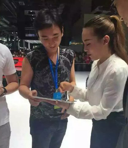 王思聪豪掷986万购豪车