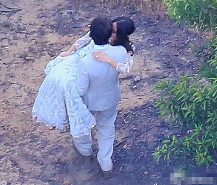 吸血鬼日记Ian老婆Nikki个人资料照片背景作品介绍_ Ian和Nikki婚礼结婚照_365经典网