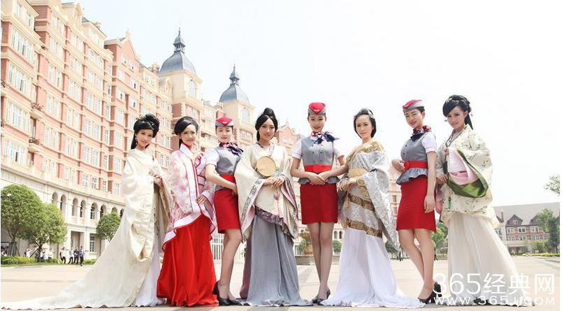 史上最美毕业照 一宿舍走出的八位空姐