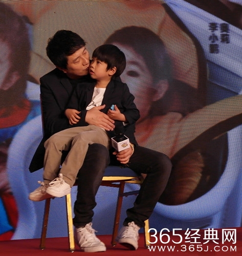 《爸爸回来了第二季》发布会：Jagger自创摇滚歌曲 奥利甜馨回归