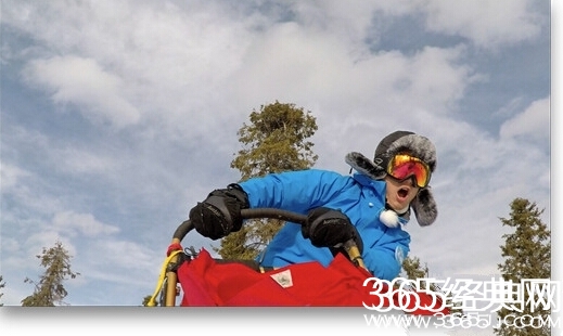 《前往世界的尽头》张杰录节目玩狗拉雪橇遭翻车