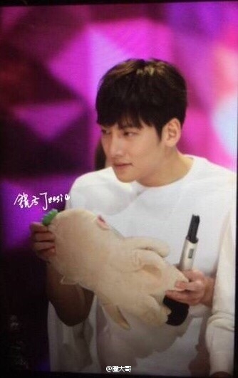 快乐大本营池昌旭录制现场照曝光_池昌旭快本什么时候播出_365经典网