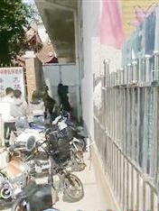 漳州市芗城区北斗中学女生被扒上衣照片_北斗中学女生遭围殴视频在线观看下载_365经典网