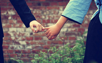 异地恋的心酸歌词感觉，献给坚持异地恋的你们