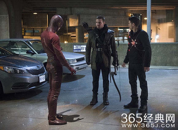 闪电侠第21集最燃剧照反派全逃三英战逆闪_闪电侠20集中字在线观看下载_365经典网