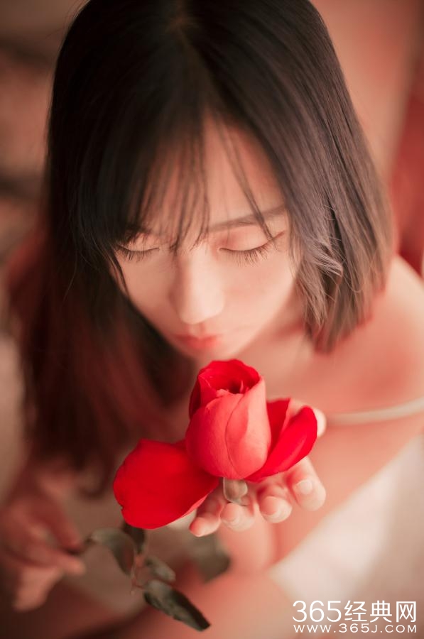 我不懂，为什么深爱，却成了一种致命的伤害！