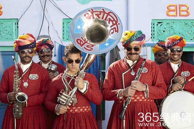 《我的个神啊》定档5.22 《三傻》原人马再耍宝