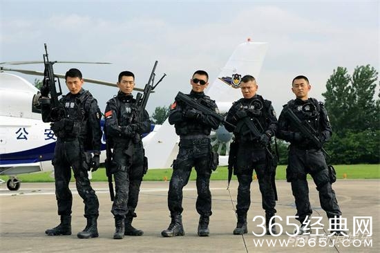 特警力量电视剧第5集剧情介绍_新人训练馆与特警起冲突_365经典网