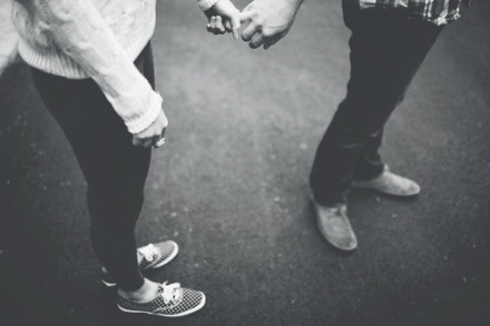 我们自欺欺人的做着自己，从不为不重要的