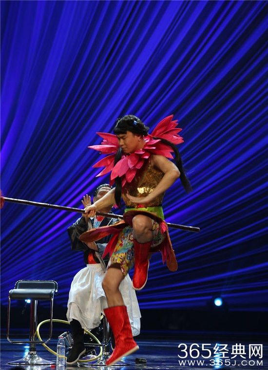 《欢乐喜剧人》最新一期视频在线高清观看 赵家班雄霸第一