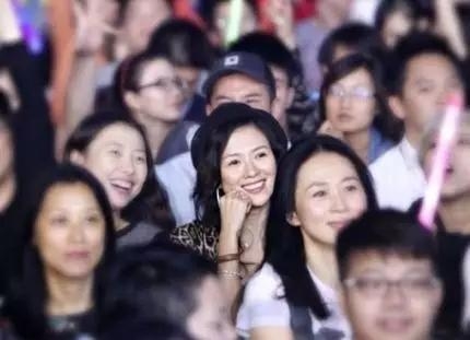 电影告诉你，喜欢一个人的眼神是怎样的?