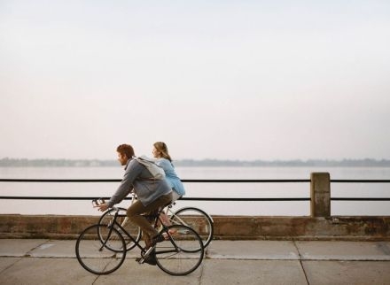我们自欺欺人的做着自己，从不为不重要的