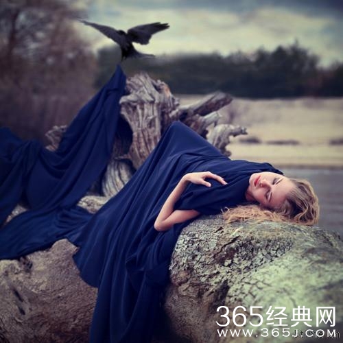 我们自欺欺人的做着自己，从不为不重要的