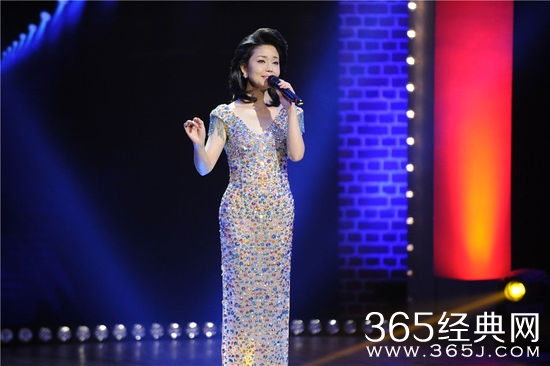 《我的歌声里》讲述邓丽君裸泳 订婚退婚的经历