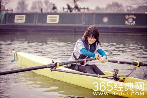 《花儿与少年》许晴hold不住划船新技能 惨成花少团队拖油瓶？