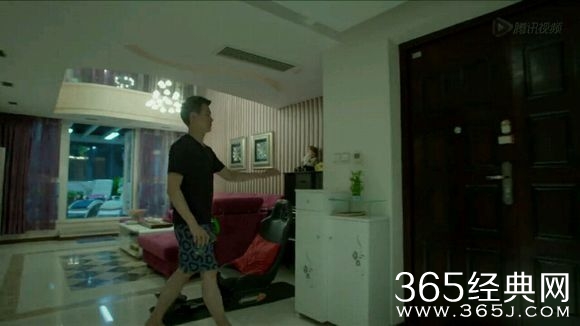 虎妈猫爸赵薇家客厅的那个游戏机是什么游戏机_游戏机什么牌子多少钱_365经典网