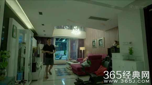 虎妈猫爸赵薇家客厅的那个游戏机是什么游戏机_游戏机什么牌子多少钱_365经典网