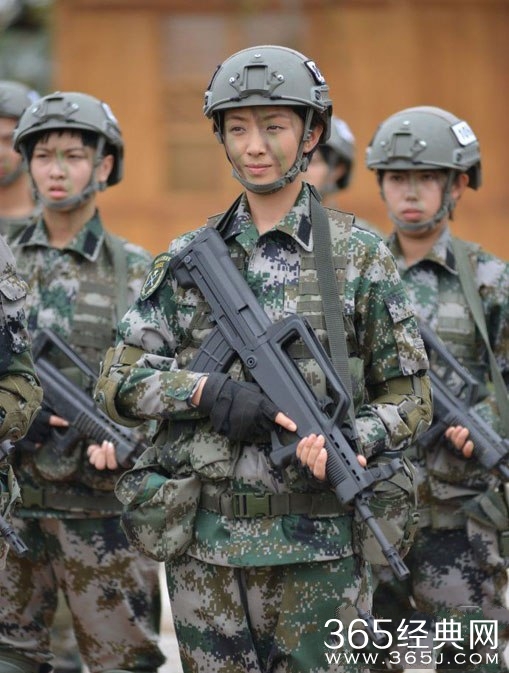 《特警力量》沈鸿飞师傅的老婆扮演者是谁？刘晓洁个人资料