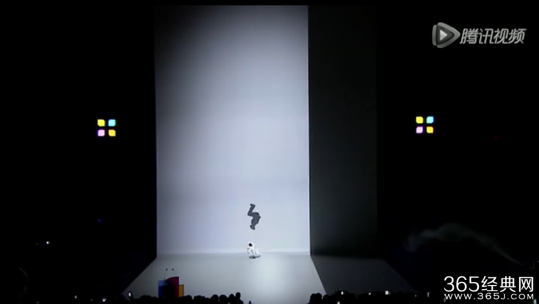 迪拜光影舞蹈视频在线观看_Black & White 用不用这么波澜壮阔_土豪真的好会玩