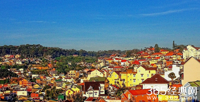 世界那么大，却也那么喧闹