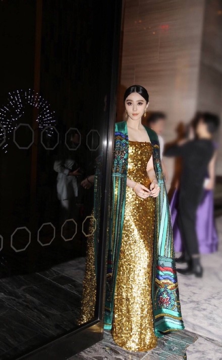 2015MET GALA范冰冰穿的礼服牌子是什么？ 设计师是谁？