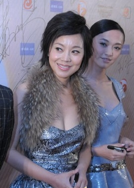 闫妮剃毛门照片 闫妮剃毛门事件真相