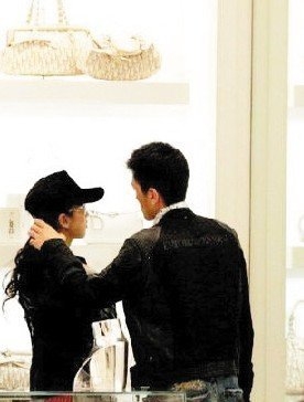 杨子二房黄圣依小三上位揭秘 杨子有几任前妻情史揭秘