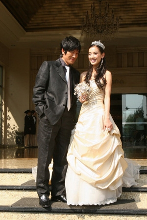 杨子二房黄圣依小三上位揭秘 杨子有几任前妻情史揭秘