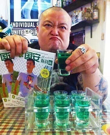 蜜三刀主唱雷骏怎么死的_蜜三刀主唱雷骏个人资料介绍_雷骏最后的胜利MP3在线试听下载