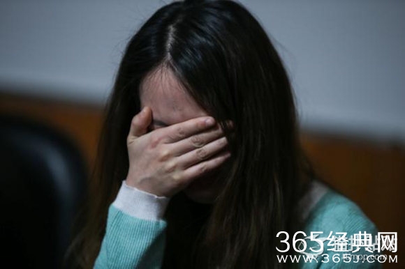 学生撑伞事件女教师哭诉经过_我错了 请不要攻击孩子_365经典网