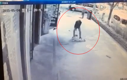 扫地小男孩伤势怎么样严重吗 扫地小男孩伤势照片视频被打原因