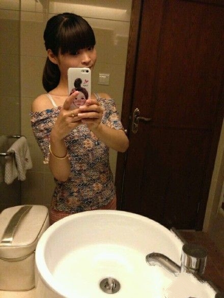 成都被打女司机遭网友人肉 你要作死定不拦你