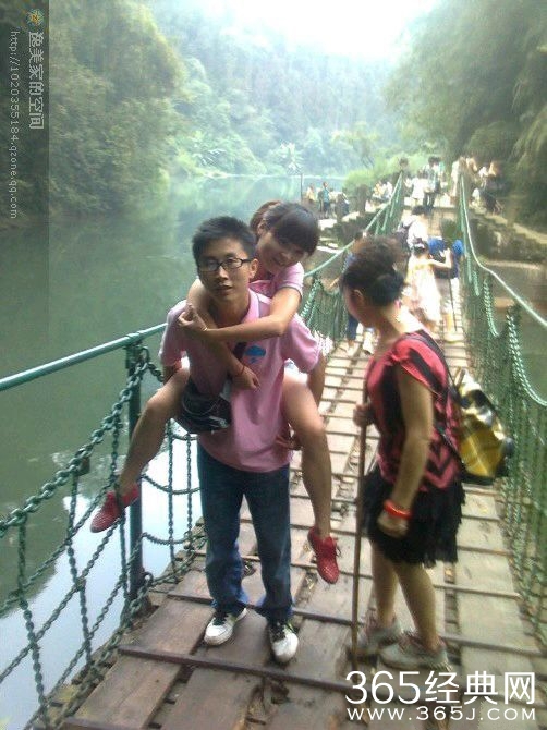 成都被打女司机遭网友人肉 你要作死定不拦你