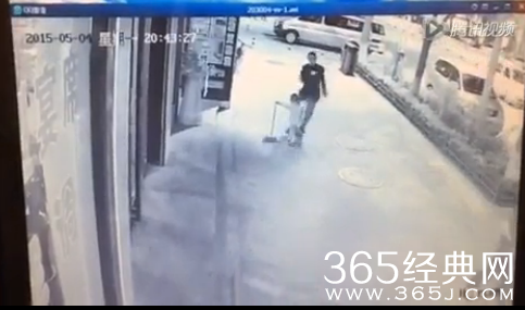 扫地小男孩伤势怎么样严重吗 扫地小男孩伤势照片视频被打原因