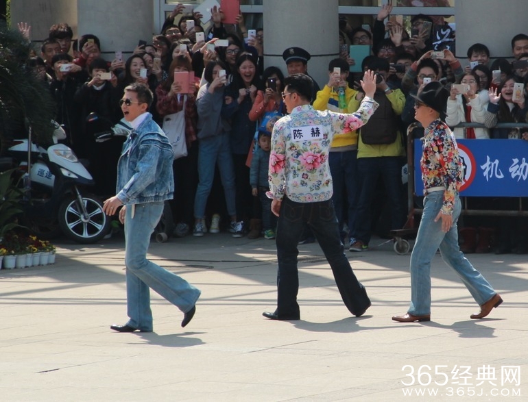 《跑男2》又添新嘉宾 张艺兴李治廷携手踢馆