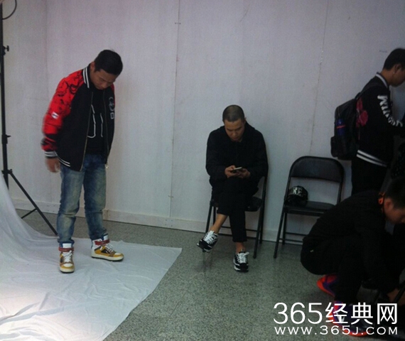  小沈阳宋小宝《喜剧人》台下零沟通 一哥之争再升级