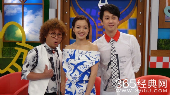 阿雅代班主持《康熙》 与纳豆陈汉典组雅典娜组合