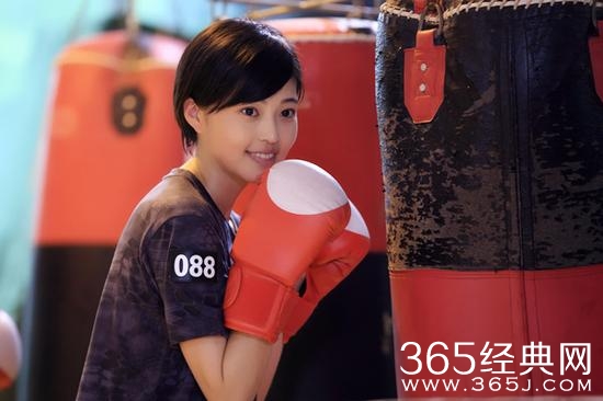 王妍之演绎最萌警花