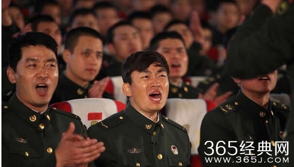 《真正男子汉》杜海涛脱光淋冰水裸身露肥肉