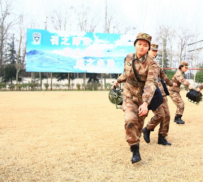 《真正男子汉》第二期中的女教官是谁